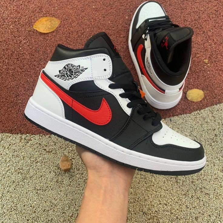 Nike Air Jordan Retro 1 Mid Chile Red
